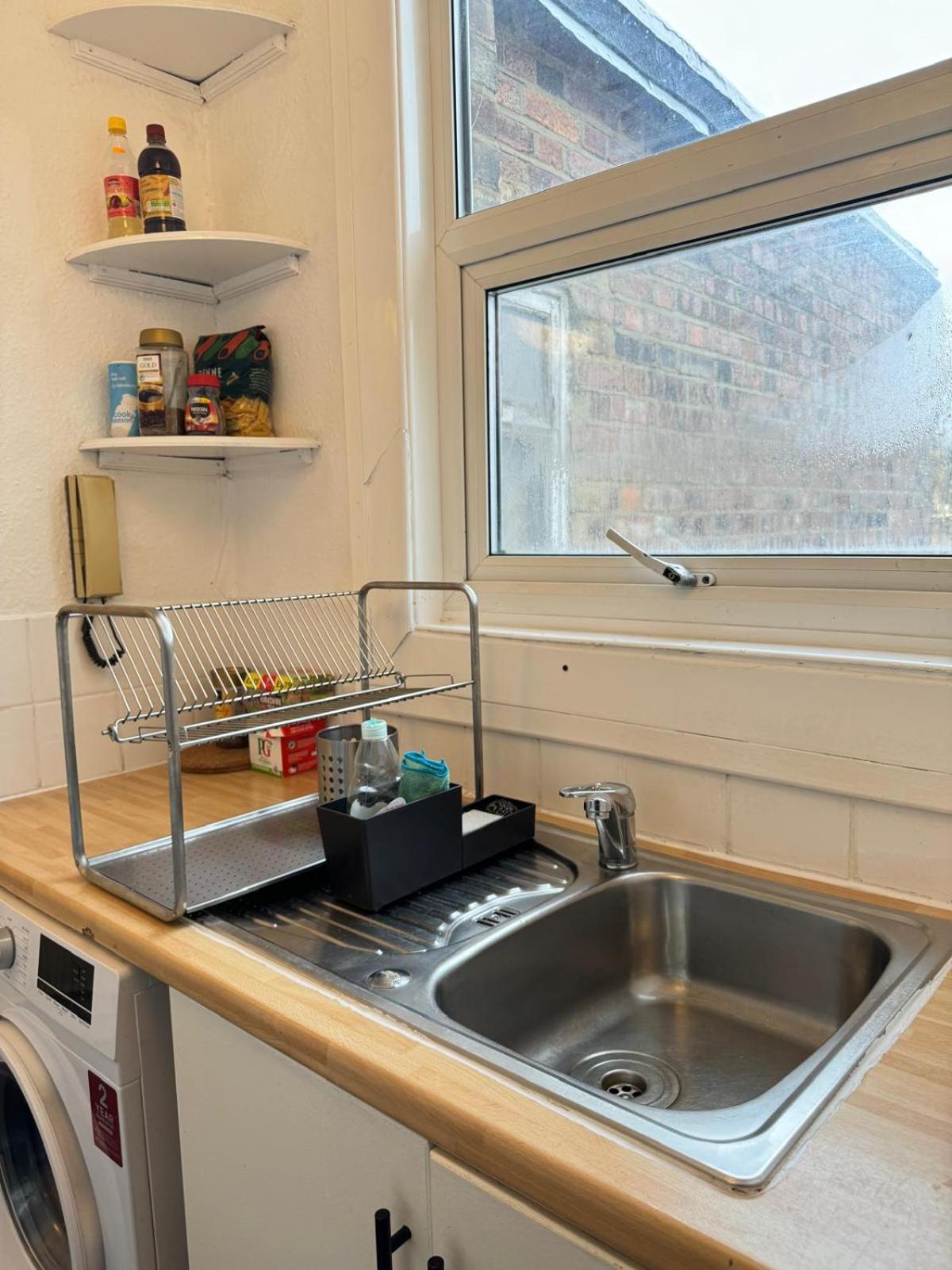 Comfy & Well-located 2br - Walthamstow * Londra